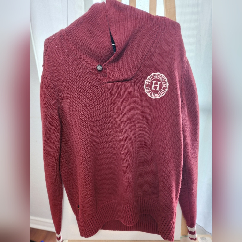 Vintage Tommy Hilfiger Sweater (Medium)